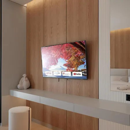 Azura Exclusive أخارافي