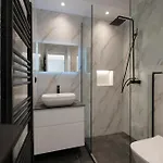 Azura Exclusive Villa *