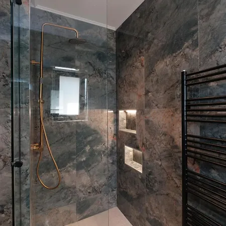 Azura Exclusive Villa